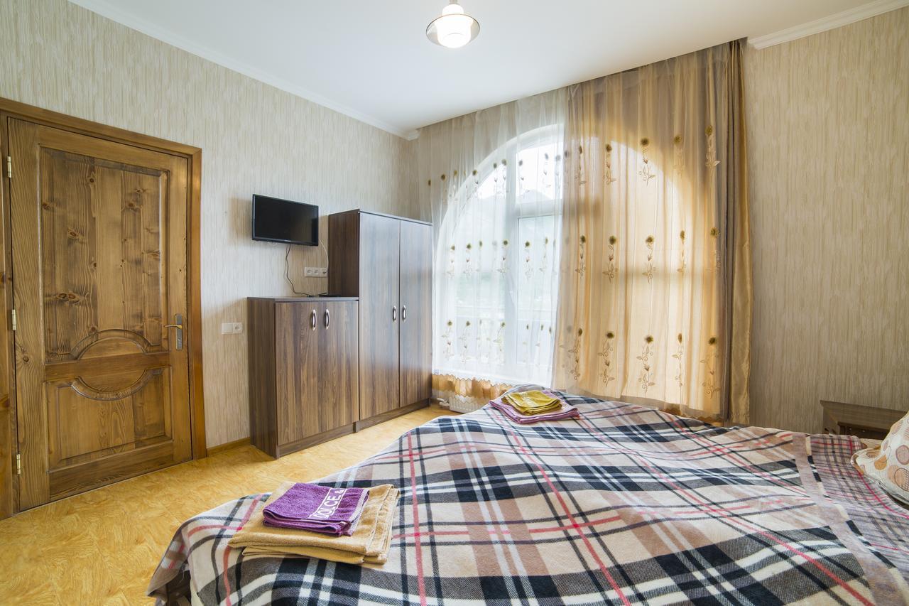 Anastasia Guesthouse Borjomi Ngoại thất bức ảnh